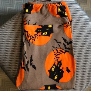 Lularoe UNICORN 🦄 print haunted house leggings!!